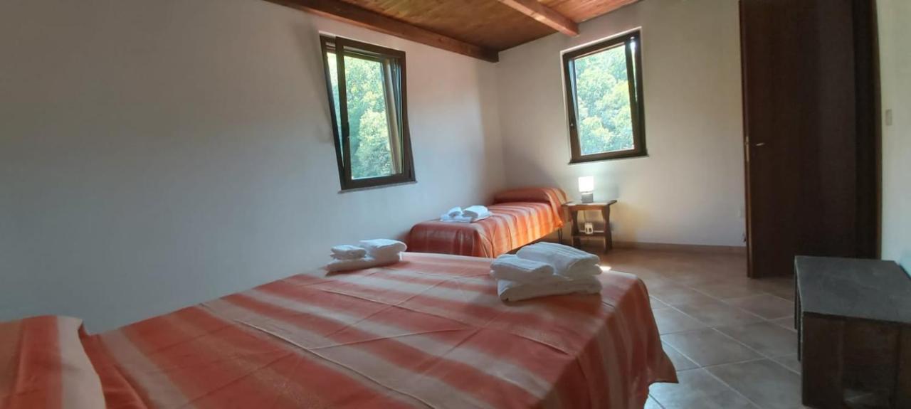 Casa Vacanza Tortorici ภายนอก รูปภาพ