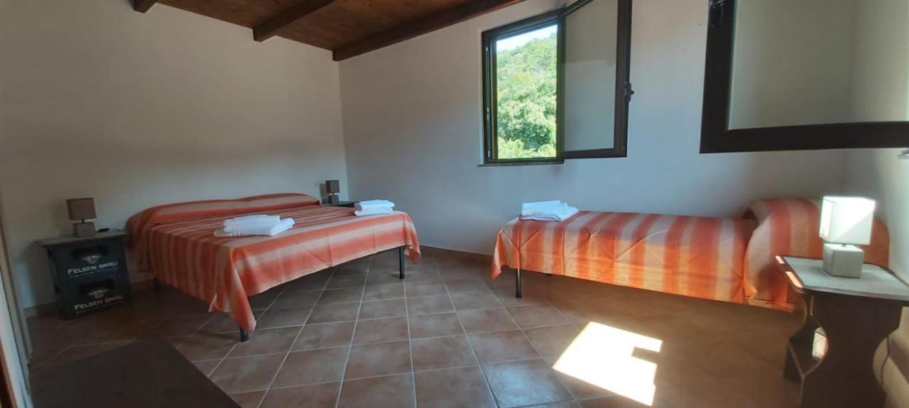 Casa Vacanza Tortorici ภายนอก รูปภาพ